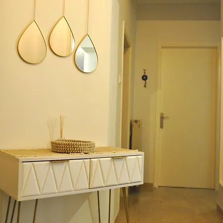 4 Seasons Breeze / Apartment Thessaloniki